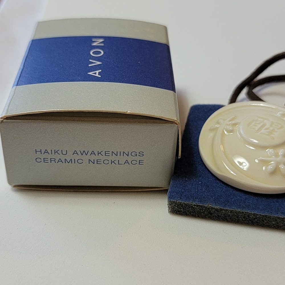 Haiku Awakenings Ceramic Necklace Avon Vintage - Picture 8 of 9